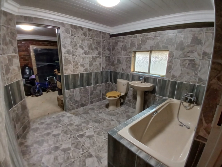  Bedroom Property for Sale in Bloemhof Rural North West